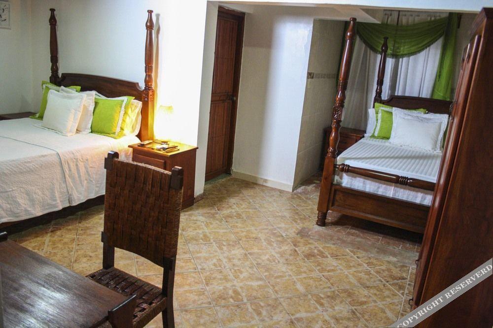 Hotel Sea Breeze Paraiso  Exterior photo